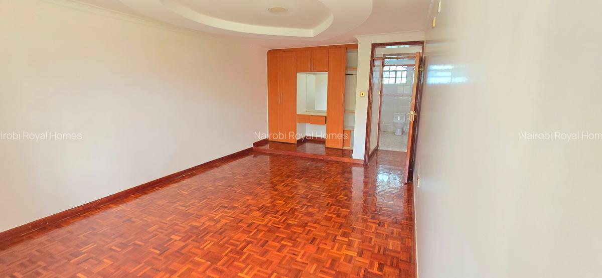 4 Bed Townhouse with En Suite at Lavington Convent Drive - 12