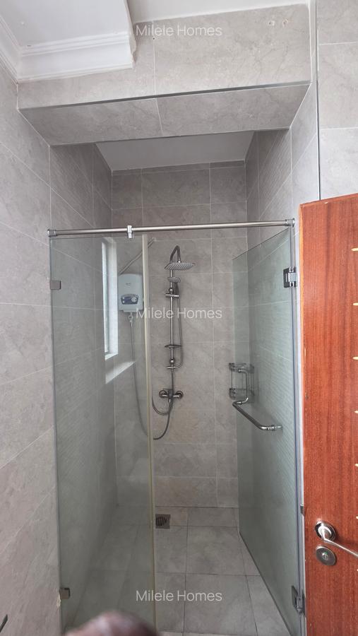 Serviced 3 Bed Apartment with En Suite in Kileleshwa - 9