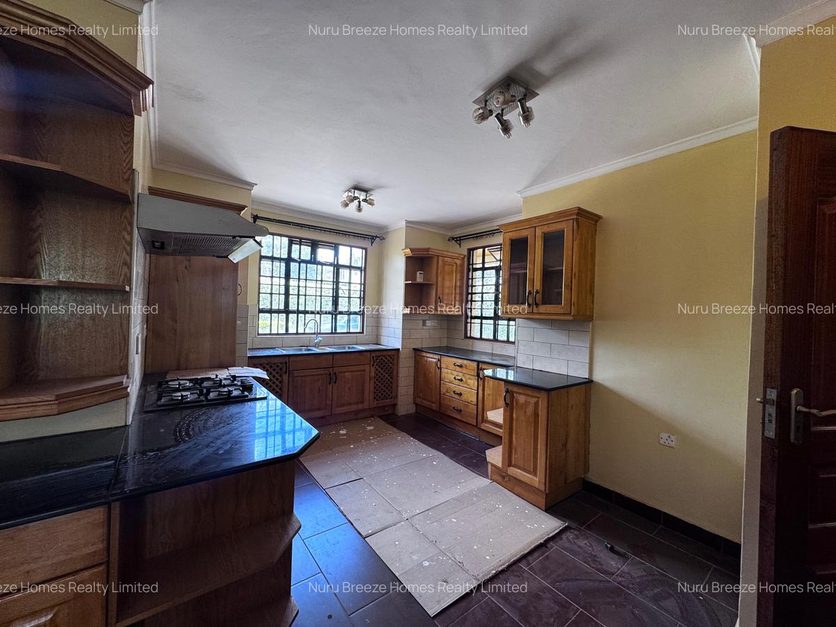 5 Bed Townhouse with En Suite in Runda - 16