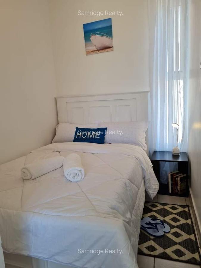 Serviced Studio Apartment with En Suite at Racecourse - 5