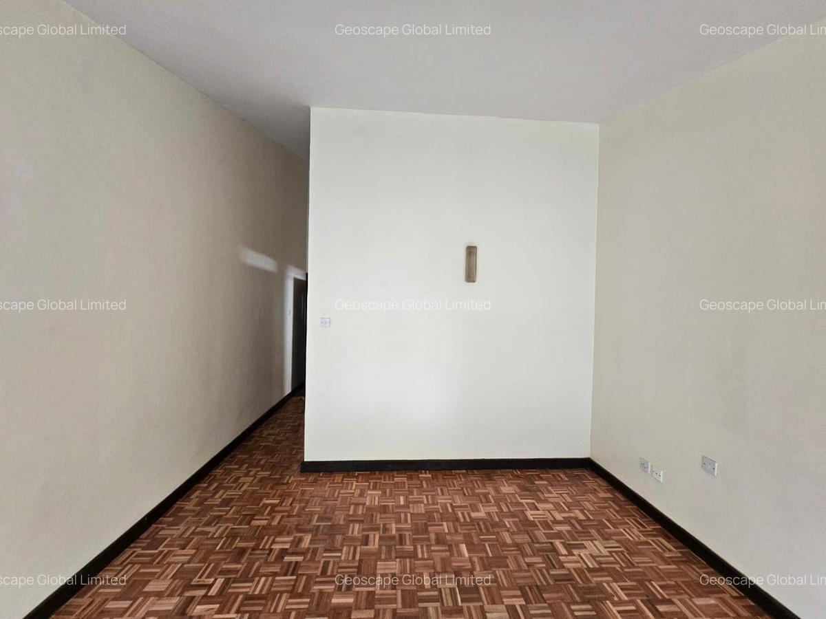 4 Bed Townhouse with En Suite in Spring Valley - 11