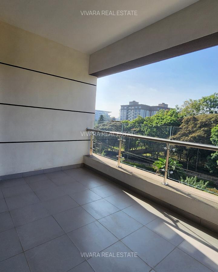 Serviced 3 Bed Apartment with En Suite at River - 2