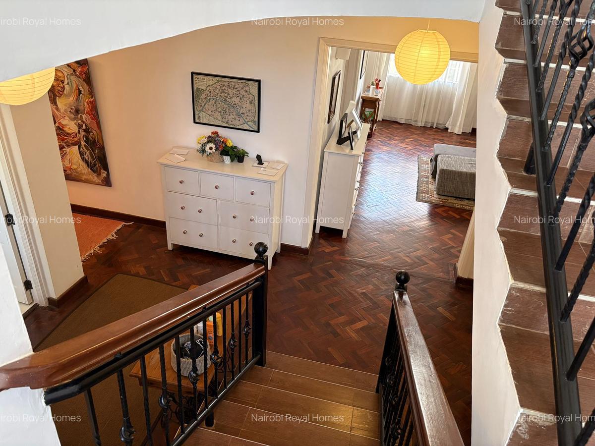 4 Bed House with En Suite at Loresho Road - 10