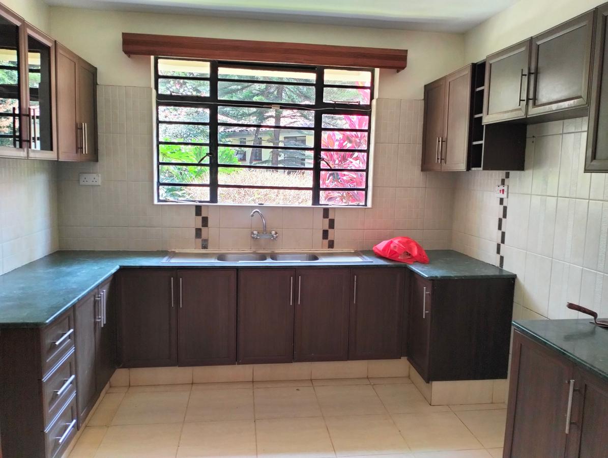 5 Bed Townhouse with En Suite in Nyari - 6