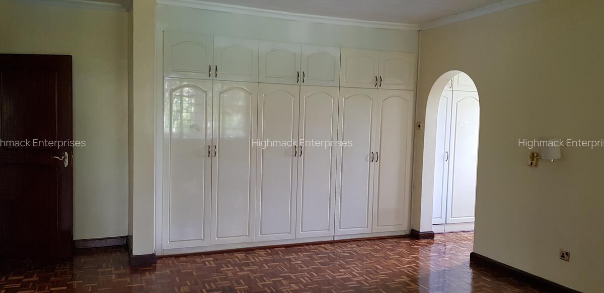 5 Bed House with En Suite at Garden Estate Road - 13