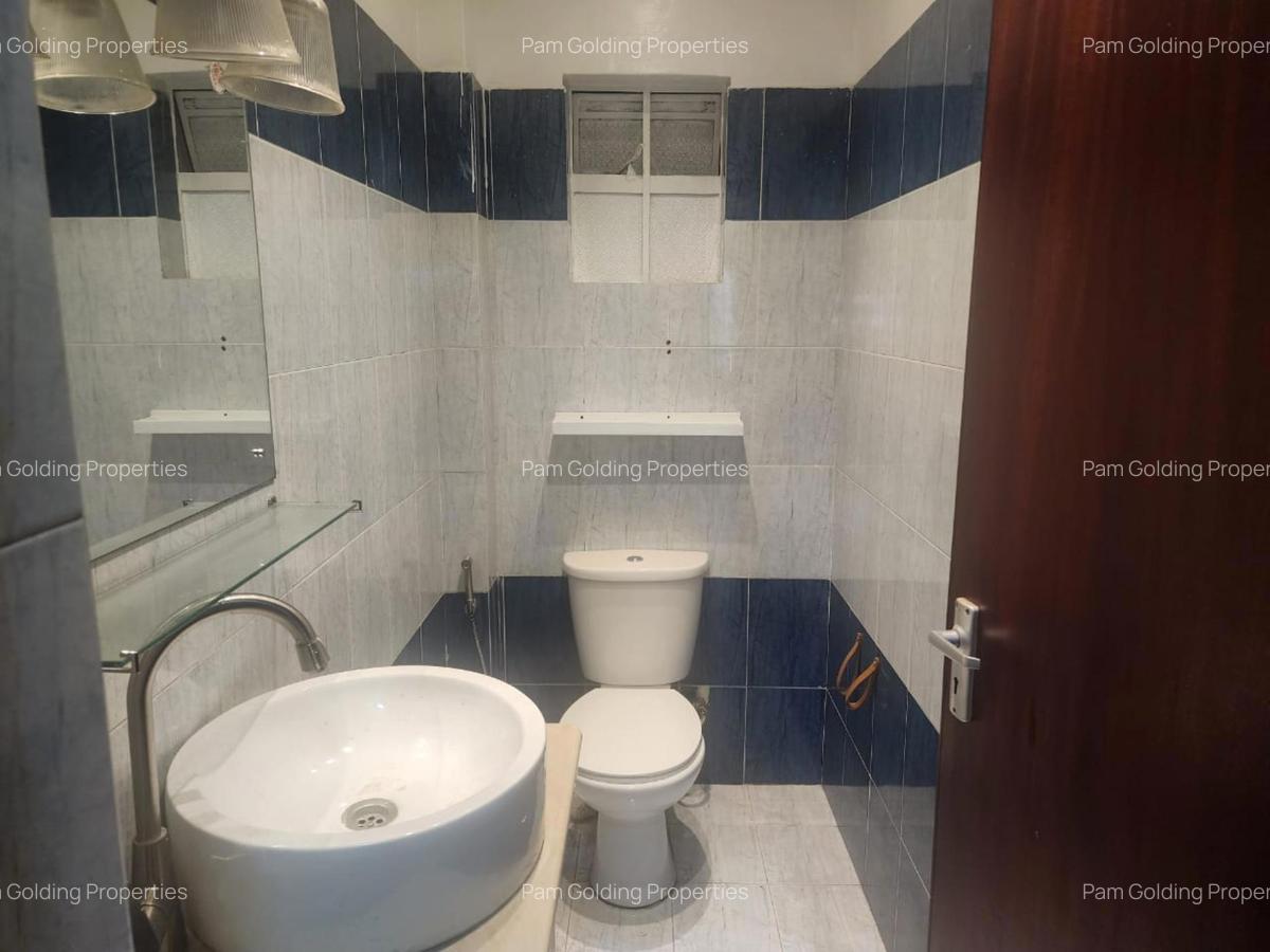 4 Bed Apartment with En Suite in Rhapta Road - 12