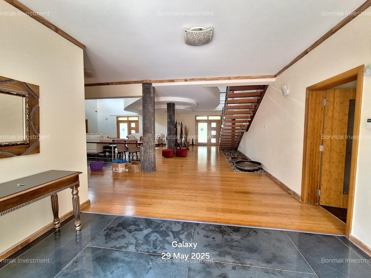 5 Bed Townhouse with En Suite at Kyuna Road - 16