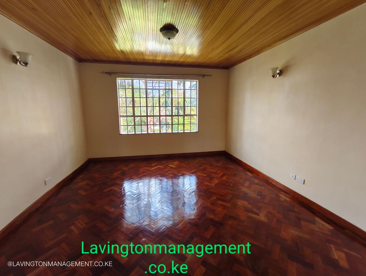 5 Bed Townhouse with En Suite at Lavington Green - 13