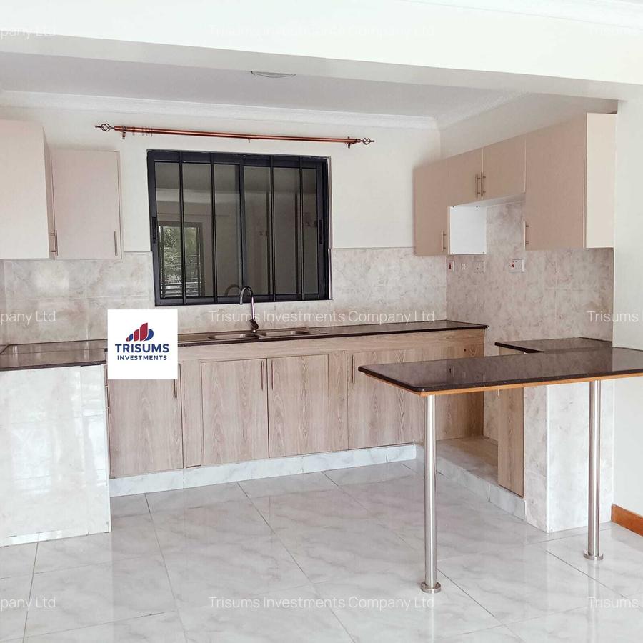 2 Bed Apartment with En Suite in Brookside - 4