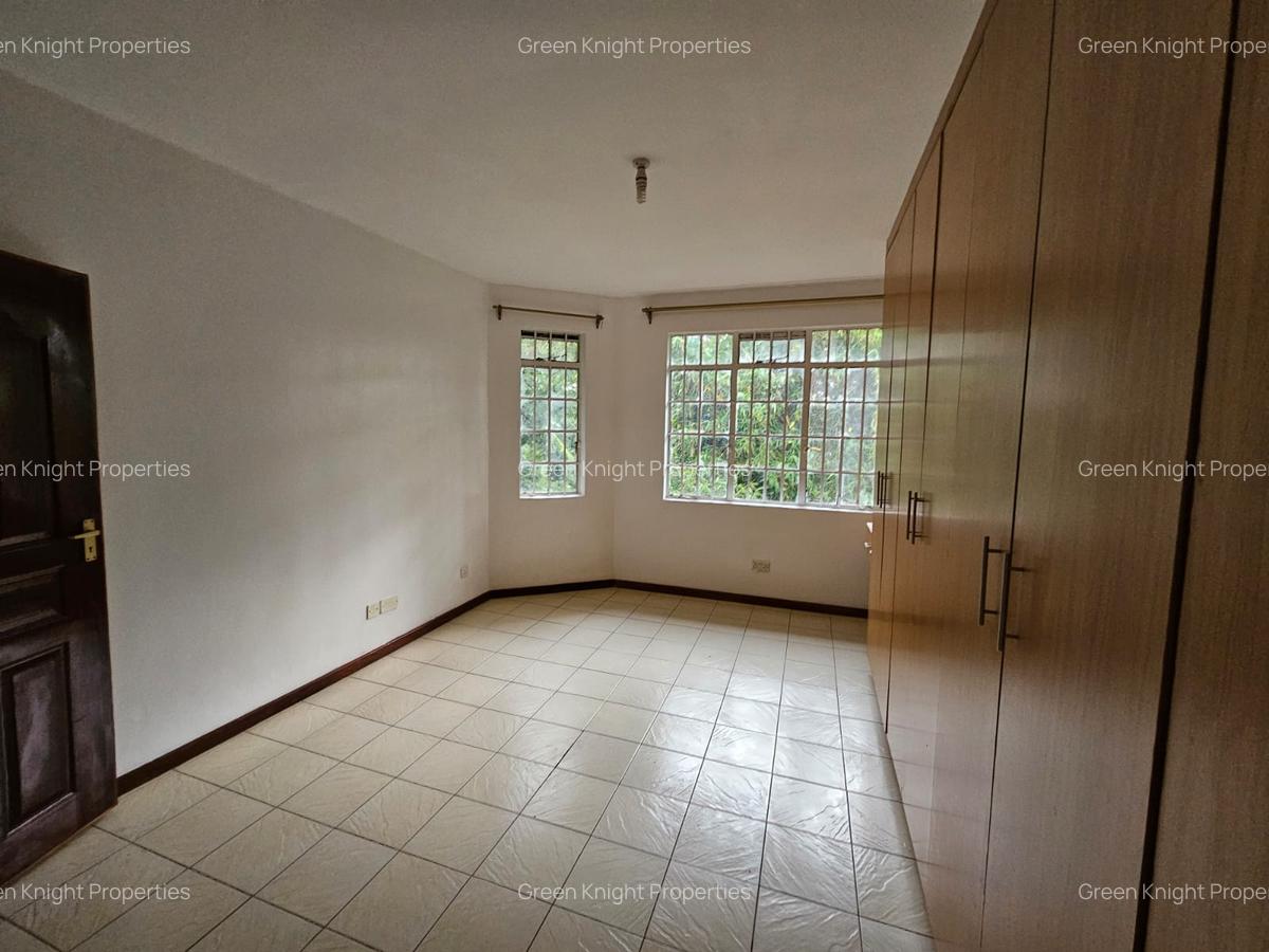 4 Bed Townhouse with En Suite in Spring Valley - 13