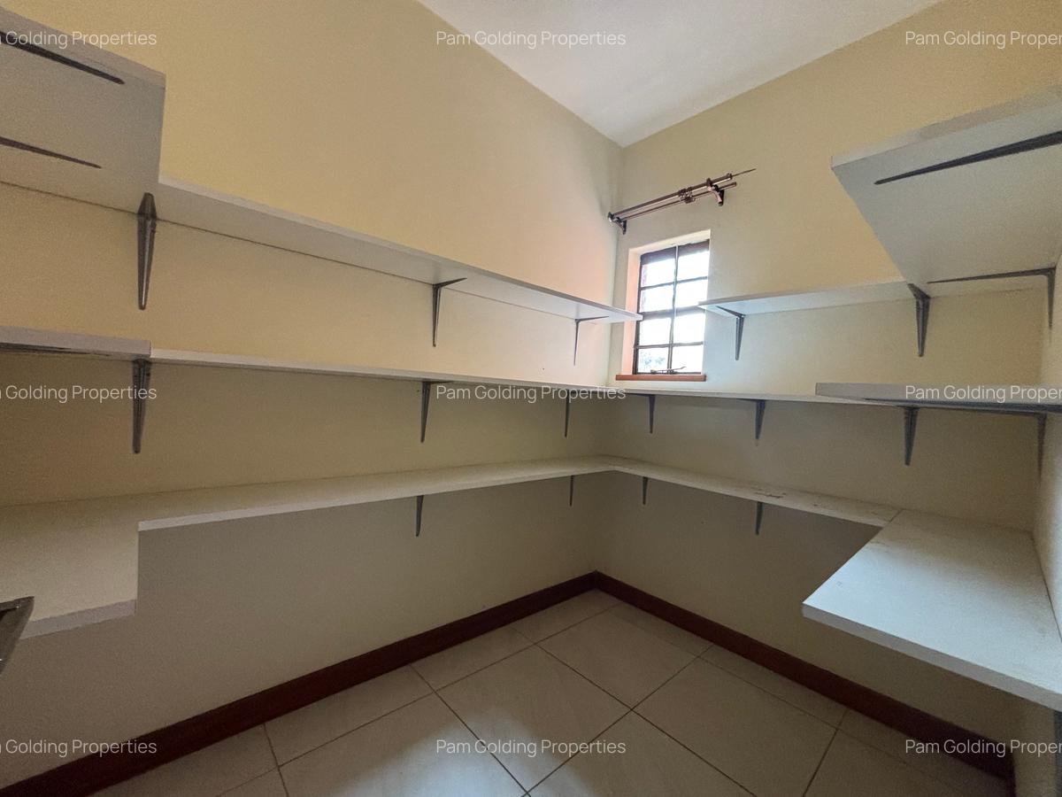 3 Bed Apartment with En Suite in Runda - 8