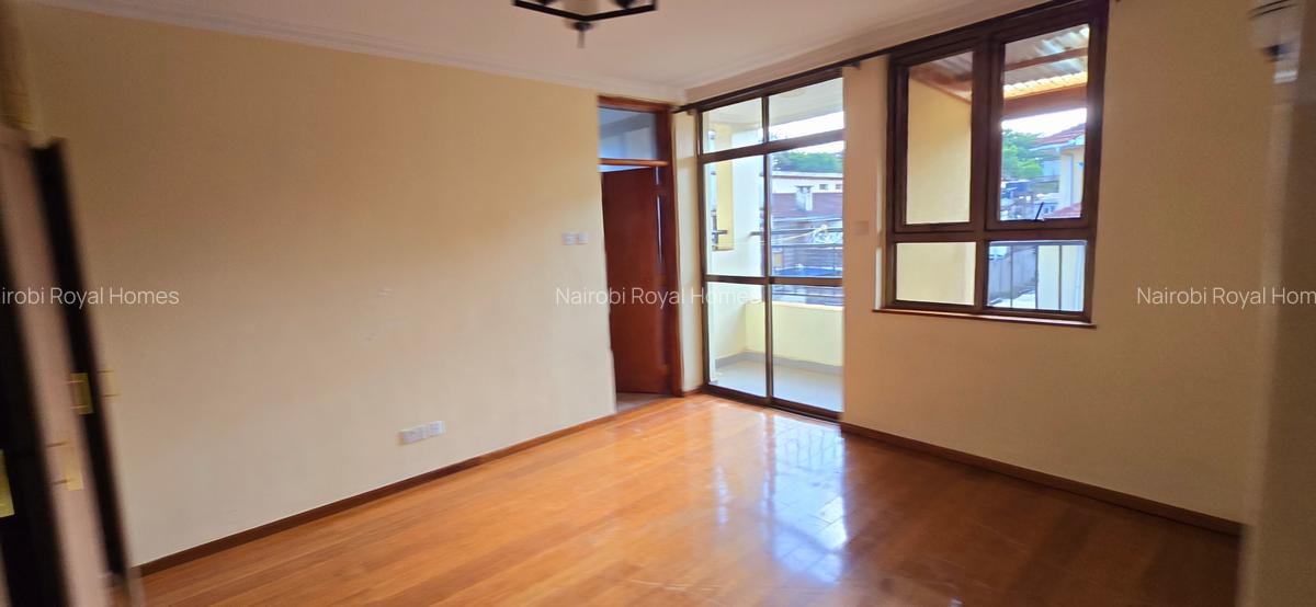 5 Bed Townhouse with En Suite at Lavington Green - 18