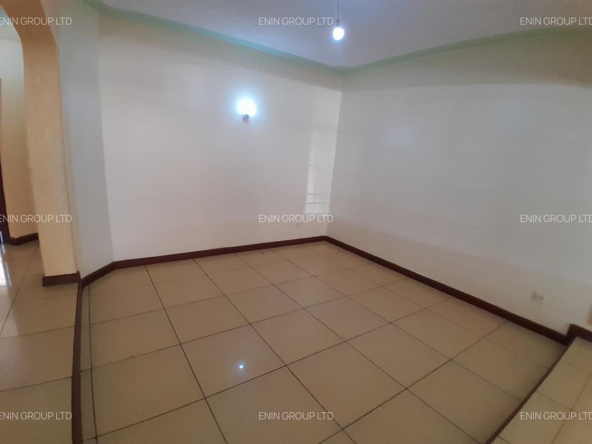 5 Bed Townhouse with En Suite in Lavington - 7