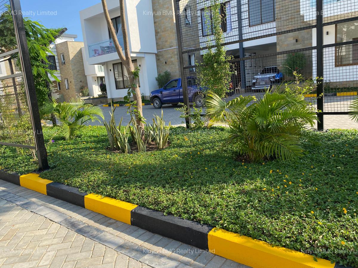 4 Bed Villa with En Suite in Nyali Area - 2