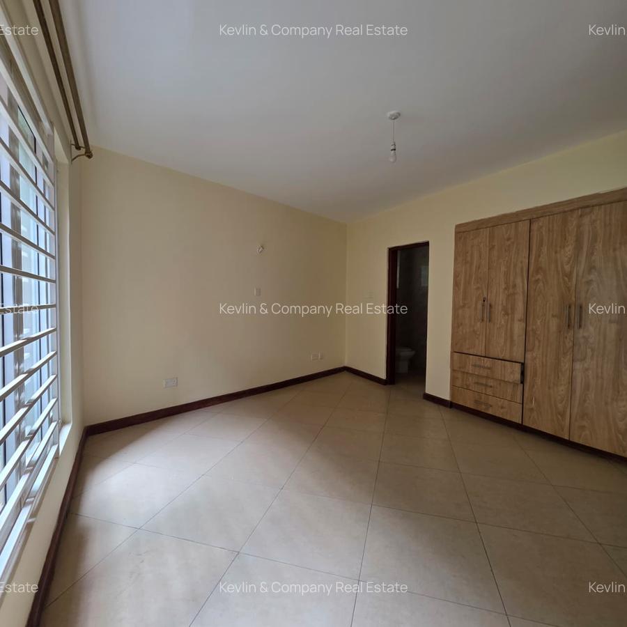 4 Bed Apartment with En Suite in Parklands - 8