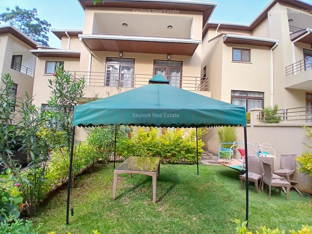 5 Bed Townhouse with En Suite at Lavington Green - 3