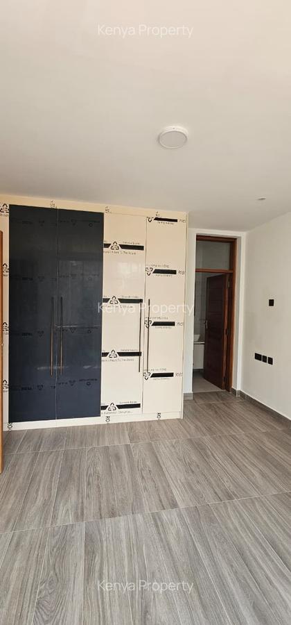 5 Bed Villa with En Suite in Lavington - 14