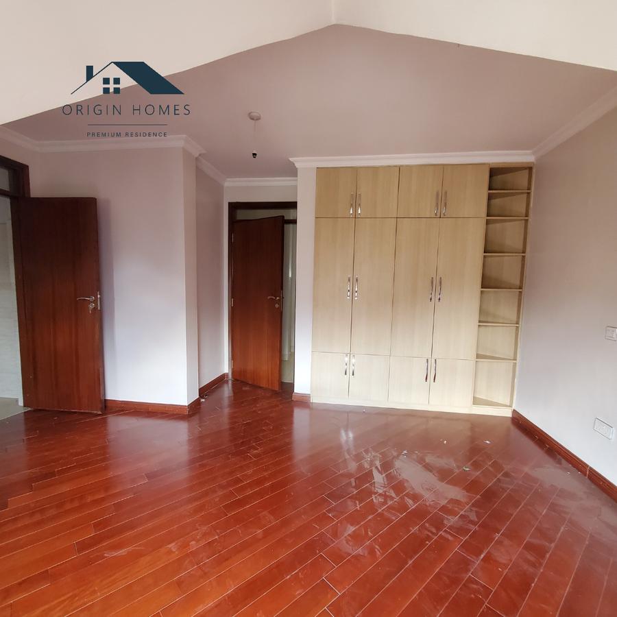 2 Bed Apartment with En Suite at Lavington - 8