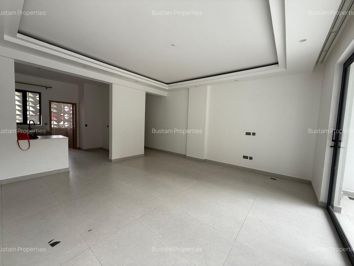 3 Bed Apartment with En Suite in Brookside - 6