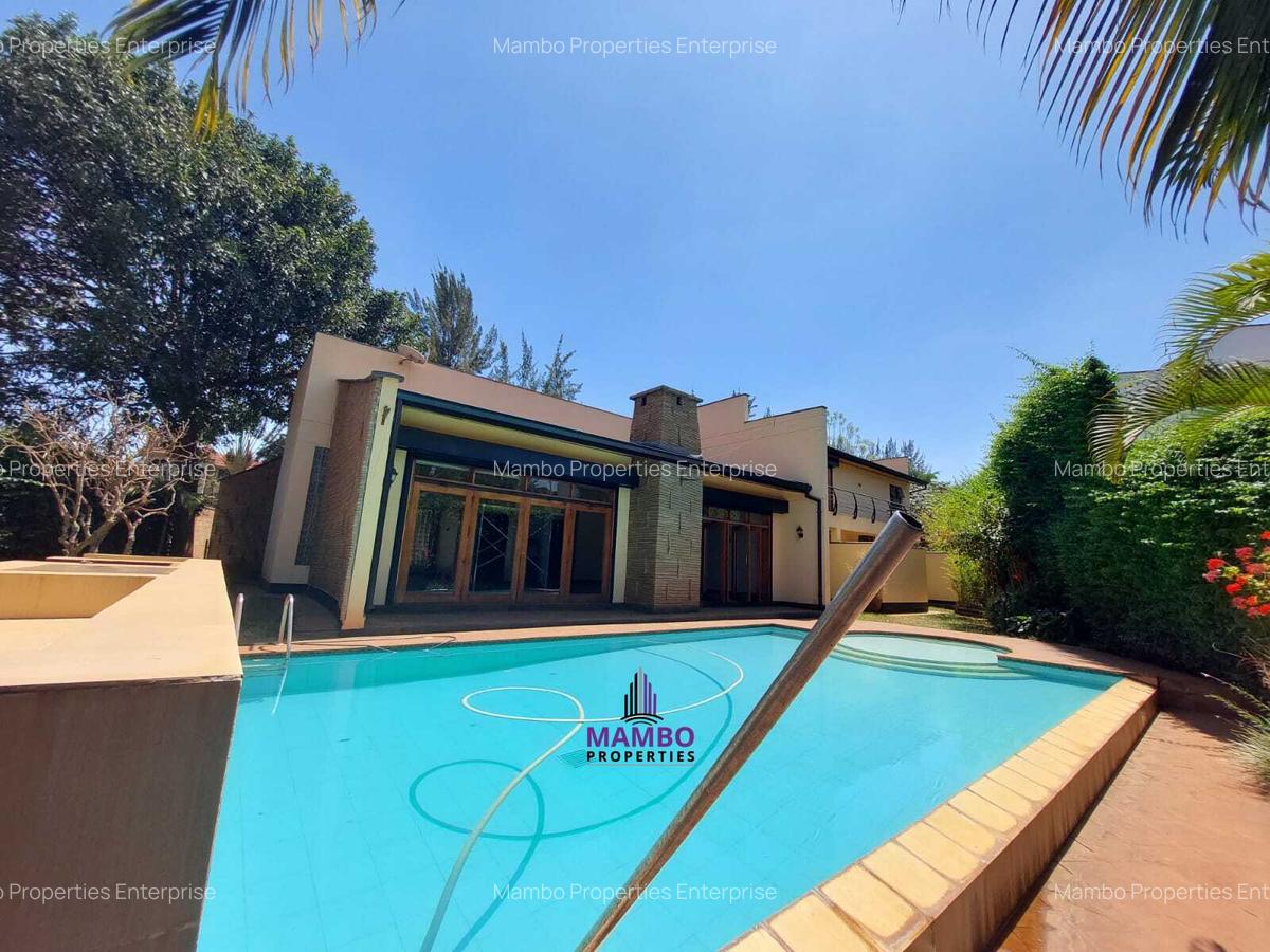 4 Bed House with En Suite at Eagle Park - 2