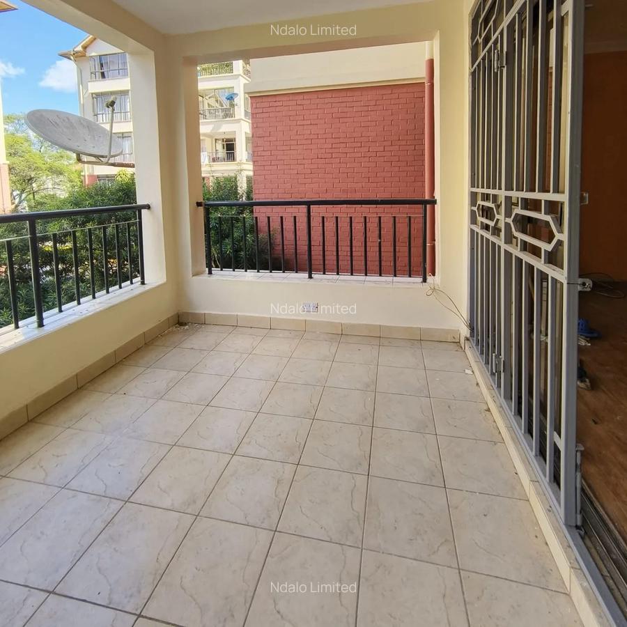 3 Bed Apartment with En Suite at Lavington - 2