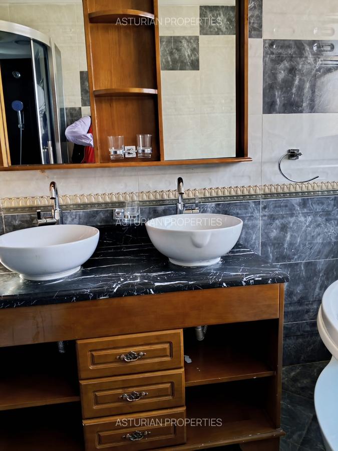 5 Bed Townhouse with En Suite in Lavington - 10