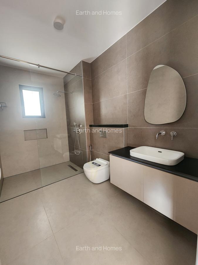 4 Bed Townhouse with En Suite at Langata Link Road - 5