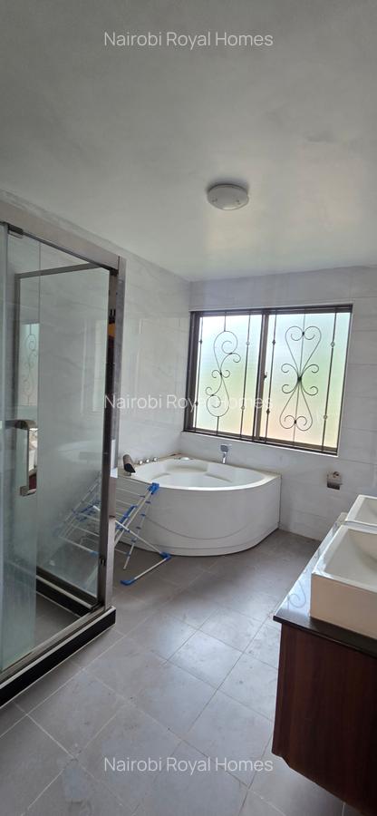 5 Bed Townhouse with En Suite at Lavington Green - 16