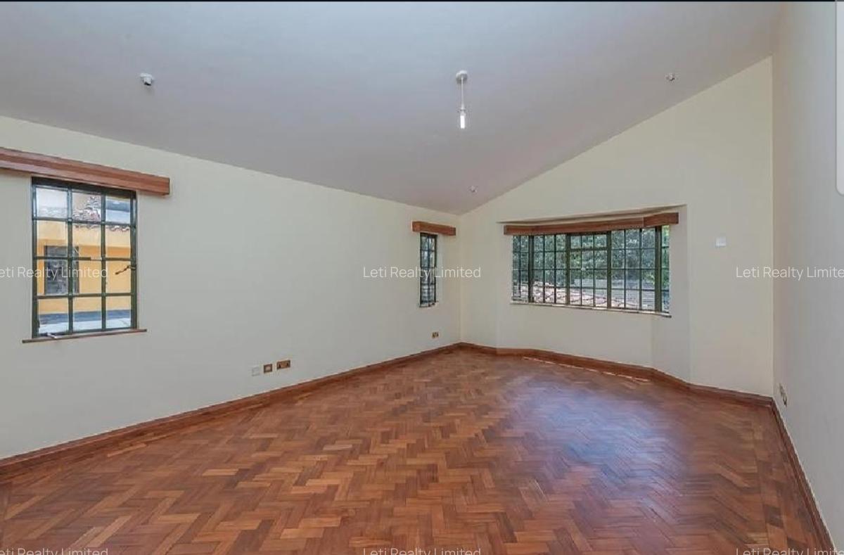 4 Bed Townhouse with En Suite in Lavington - 7