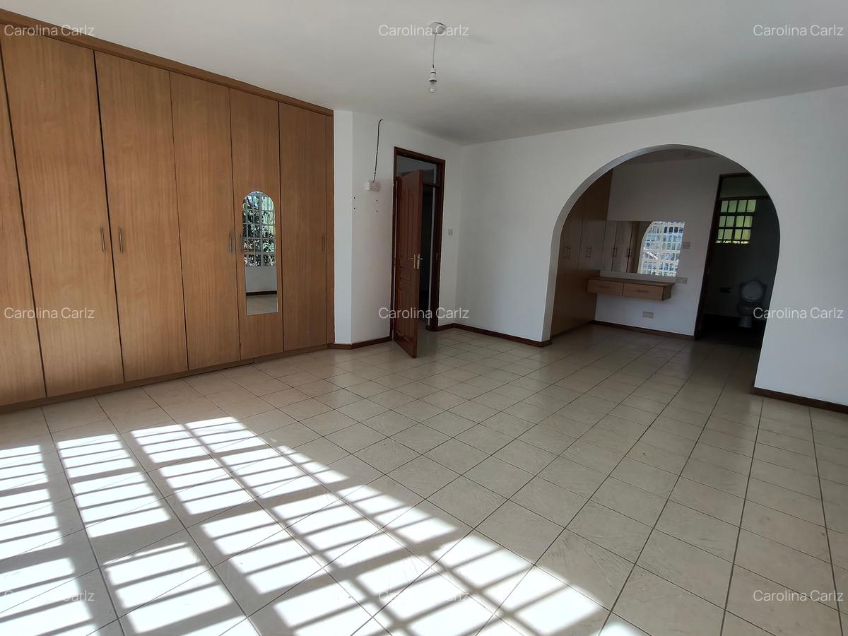 4 Bed Townhouse with En Suite at Spring Valley - 12