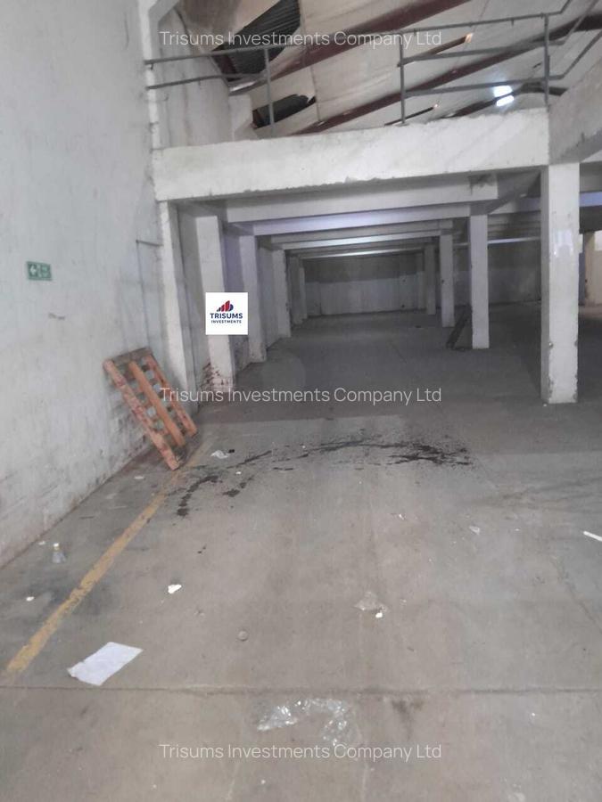 11,233 ft² Warehouse with Fibre Internet in Industrial Area - 2