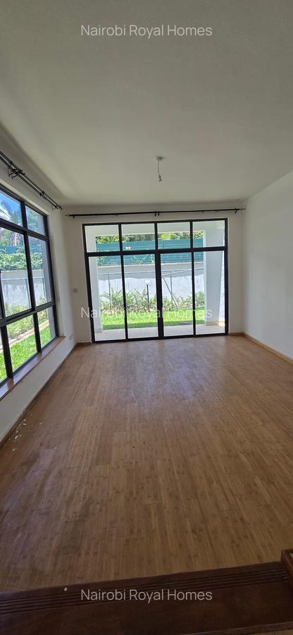 5 Bed Townhouse with En Suite at Lavington Green - 14