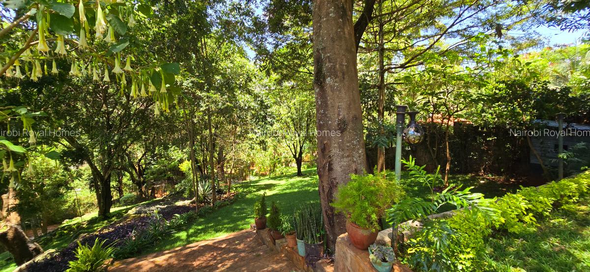 5 Bed House with En Suite at Whispers Avenue - 9