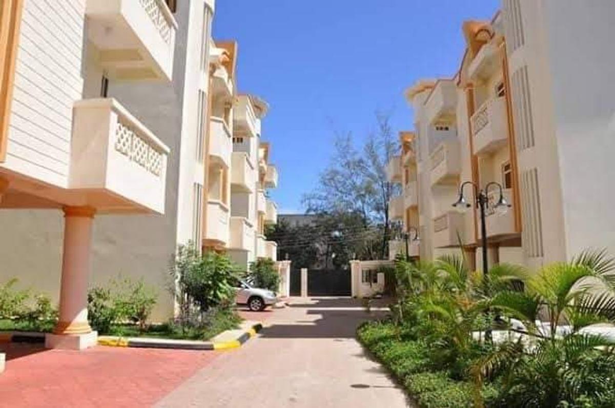 Serviced 2 Bed Apartment with En Suite at Behind Citymall - 5