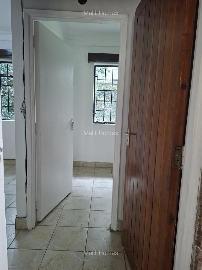 Bedsitter in Kileleshwa - 3