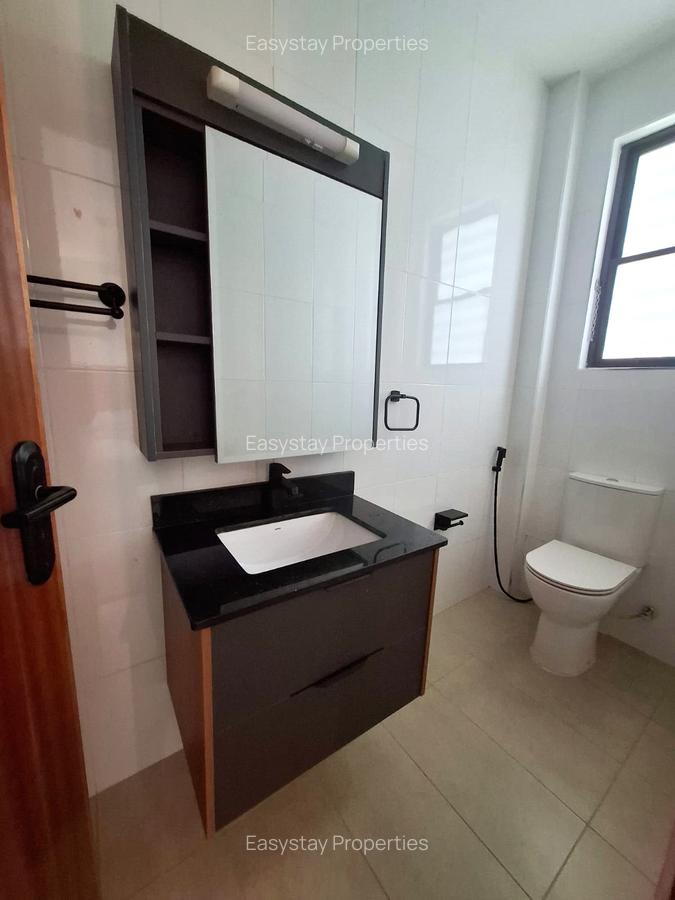 2 Bed Townhouse with En Suite in Ridgeways - 12