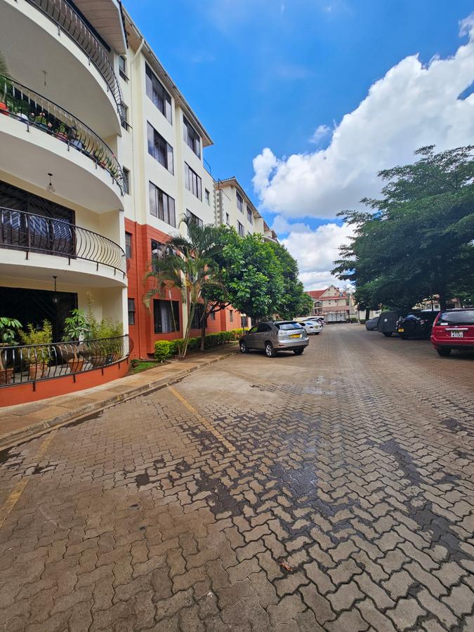 3 Bed Apartment with En Suite at Lavington - 1