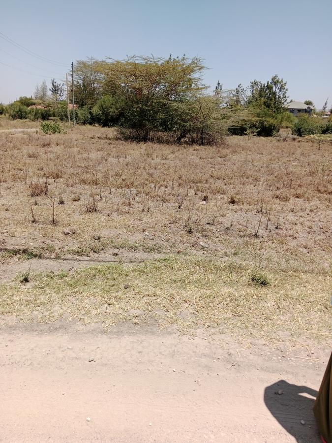 land at ubora road