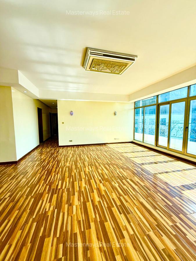 3 Bed Apartment with En Suite in Parklands - 15