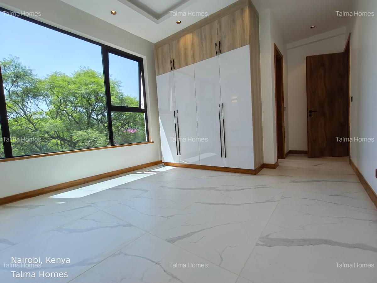 2 Bed Apartment with En Suite at Peponi Road - 20