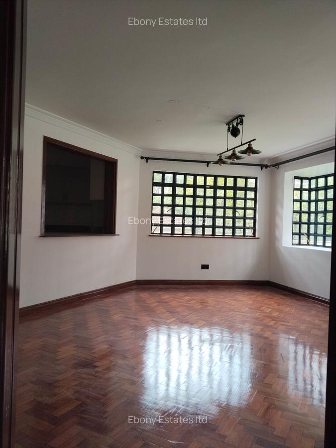 5 Bed Townhouse with En Suite in Lavington - 14