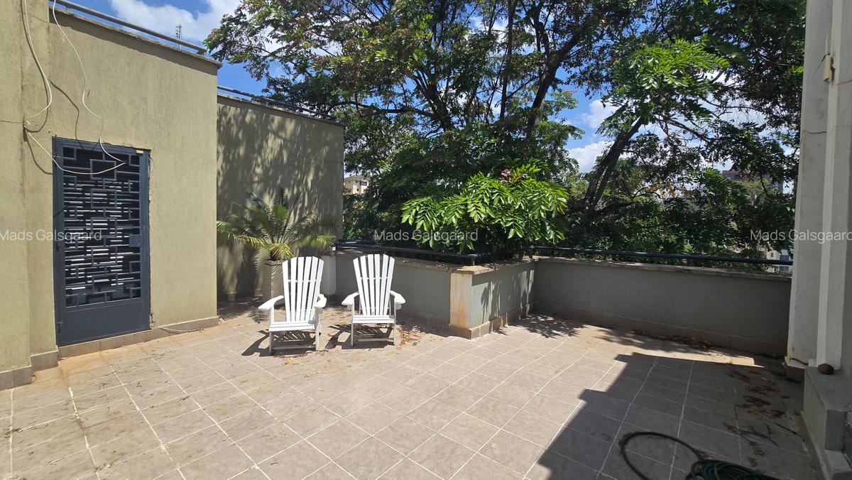 Furnished 3 Bed Apartment with En Suite at Hatheru Road - 8