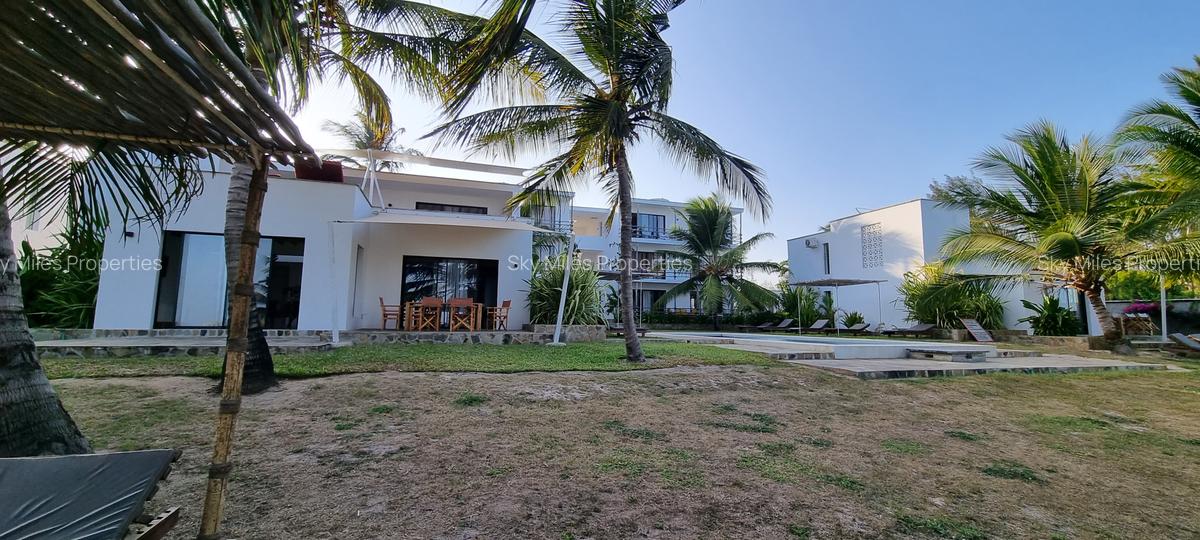 Serviced 2 Bed Apartment with En Suite at Kikambala - 12