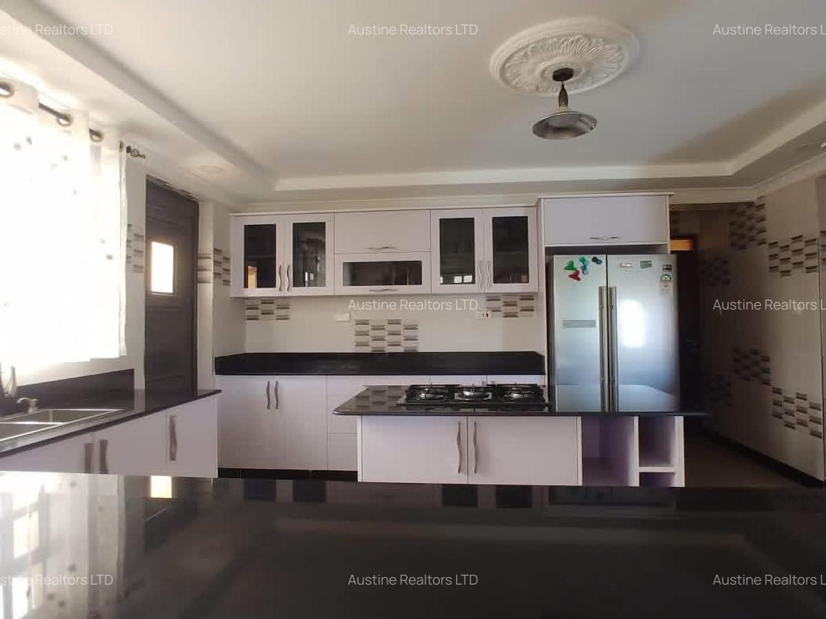 4 Bed Townhouse with En Suite at Namanga Road - 9