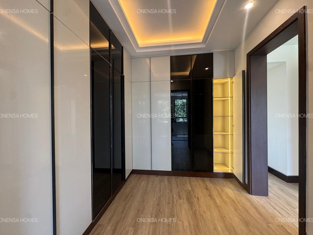 6 Bed Villa with En Suite in Kitisuru - 17