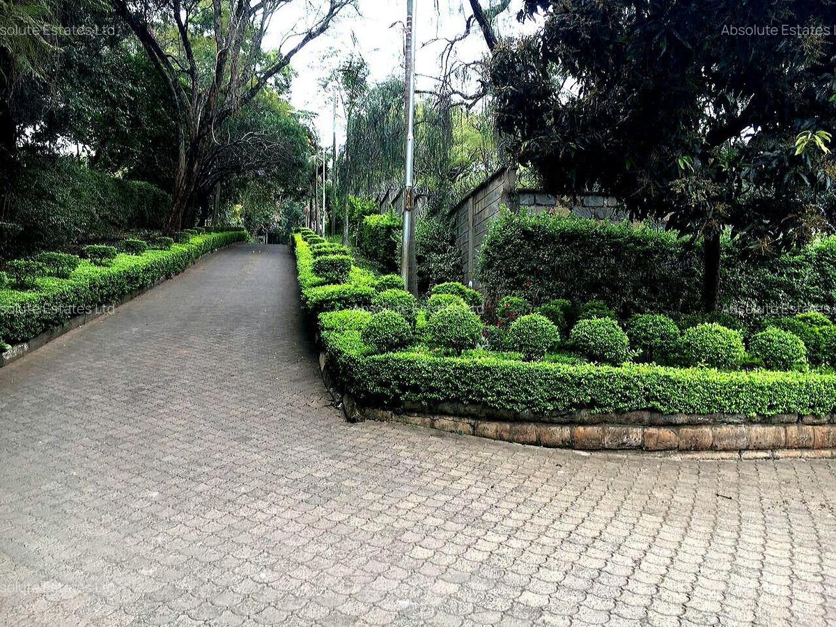 5 Bed Villa with En Suite in Muthaiga - 1