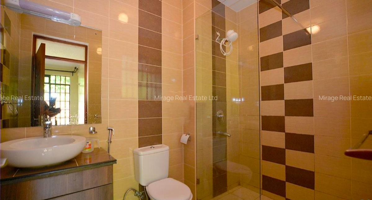 2 Bed Apartment with En Suite in Brookside - 4