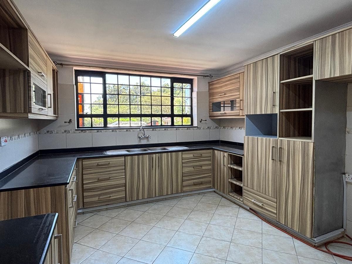 4 Bed House with En Suite in Karen - 12