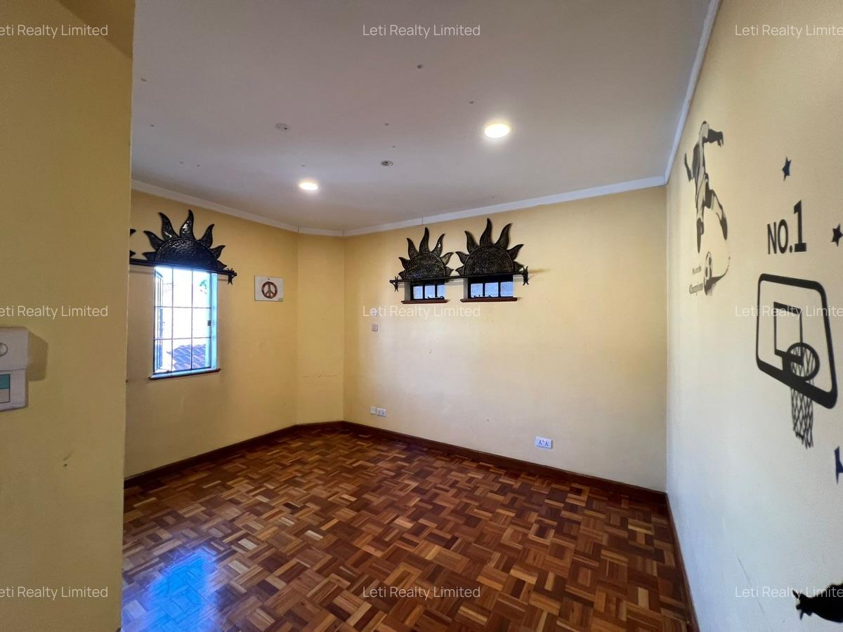 4 Bed Townhouse with En Suite in Westlands Area - 13