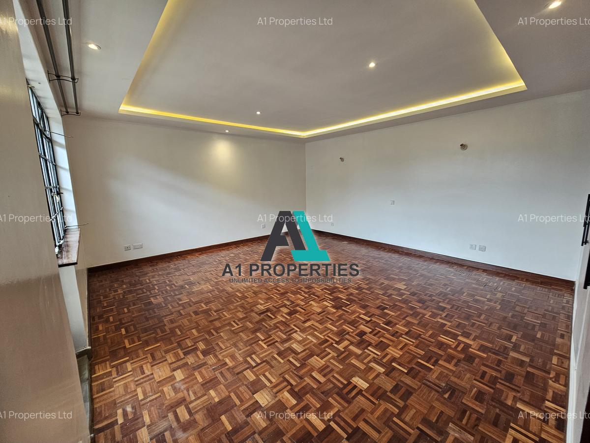 4 Bed Townhouse with En Suite in Lavington - 8